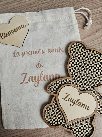 Carte étape Ourson personnalisée en bois – Souvenirs des premiers mois de bébé